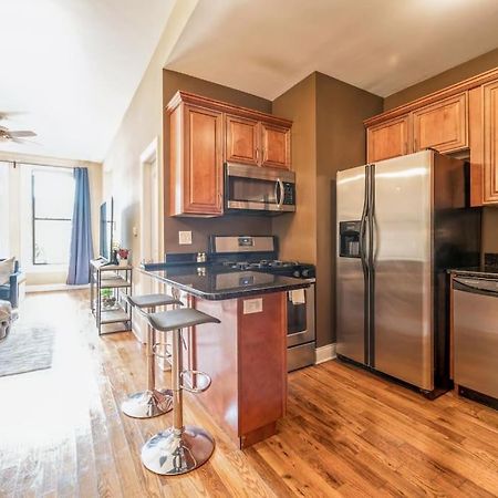 Lovely 2 Bed 3 Miles From Dt W Free Parking Чикаго Екстериор снимка